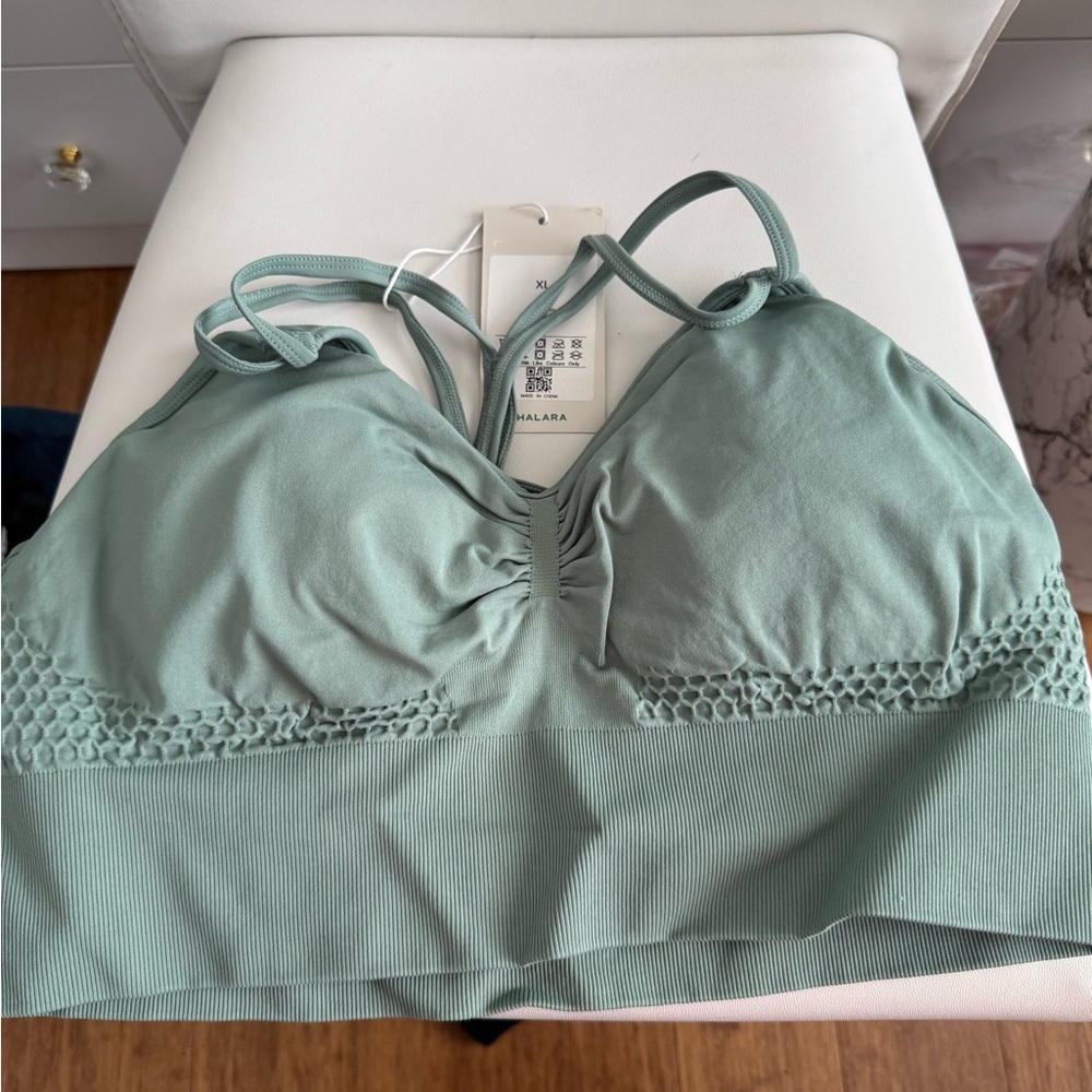 HALARA Green Seamless Bra with padding